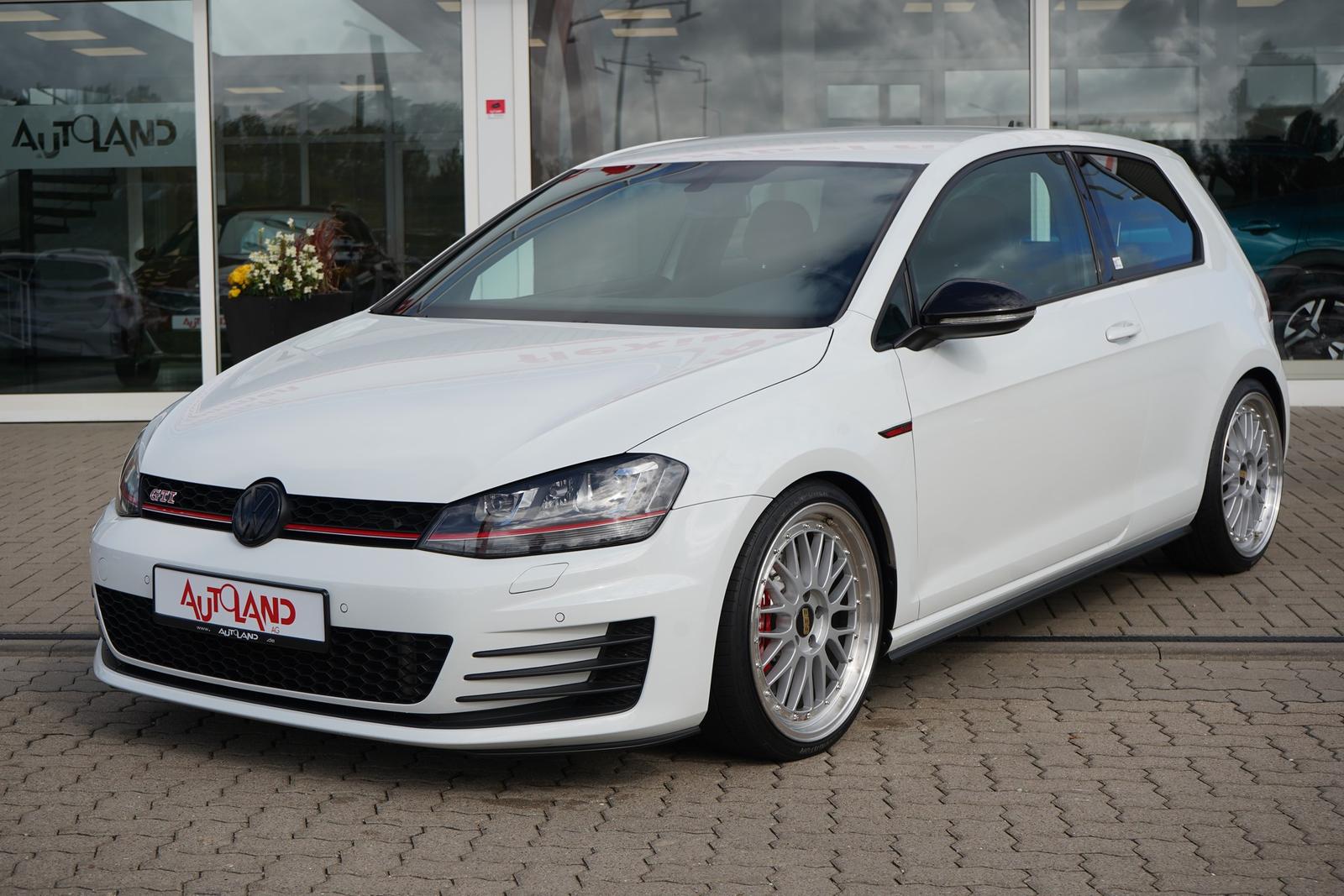 Volkswagen Golf VII 2.0 GTI Sitzheizung Klimaaut. PDC AHK