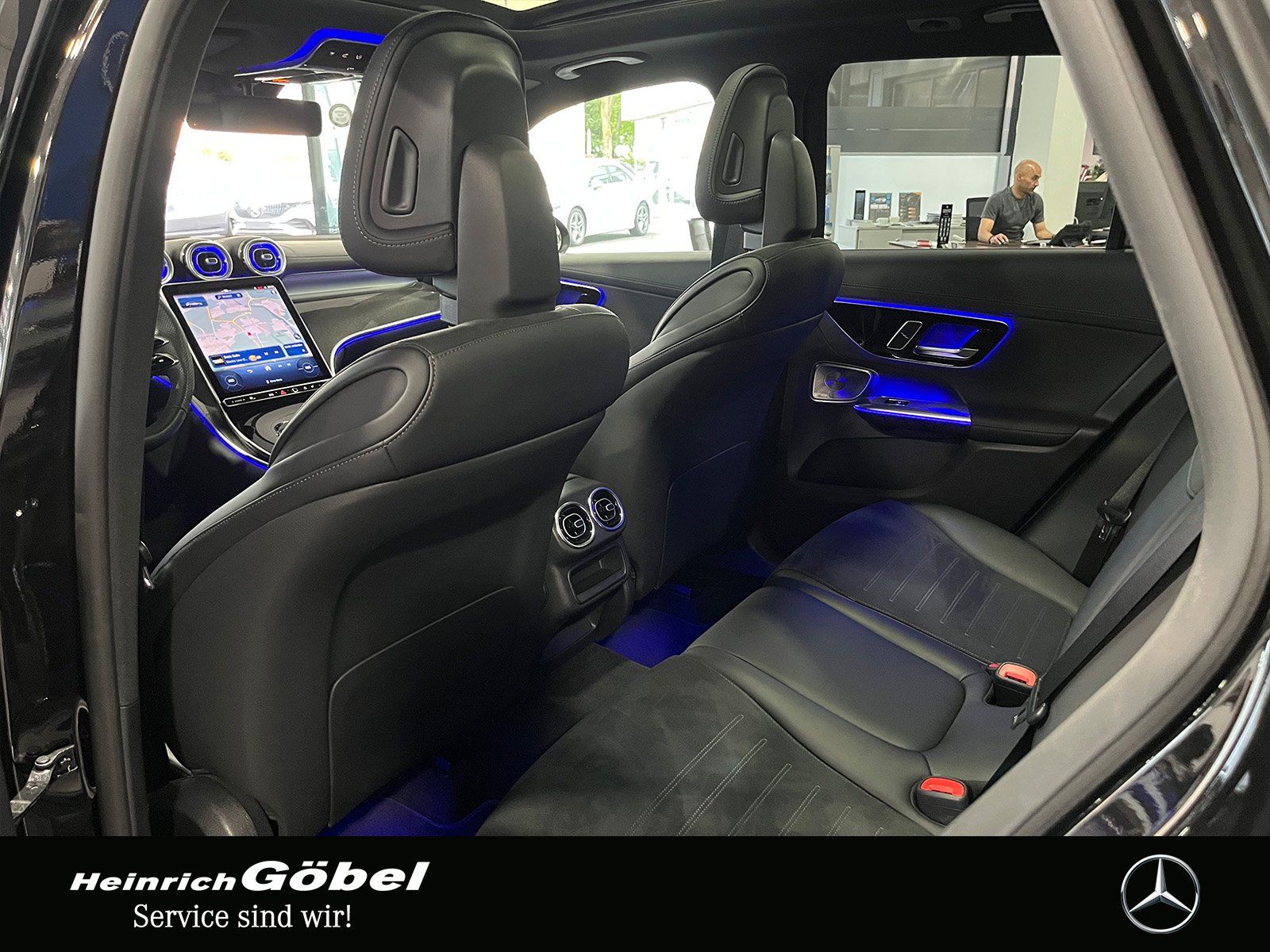 Fahrzeugabbildung Mercedes-Benz GLC 300 4M EDITION-AMG+PANO+AHK+360°+MEMORY+LED