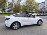 Tesla Model Y Hinterradantrieb RWD RWD - Tesla Model Y Gebrauchtwagen in Berlin