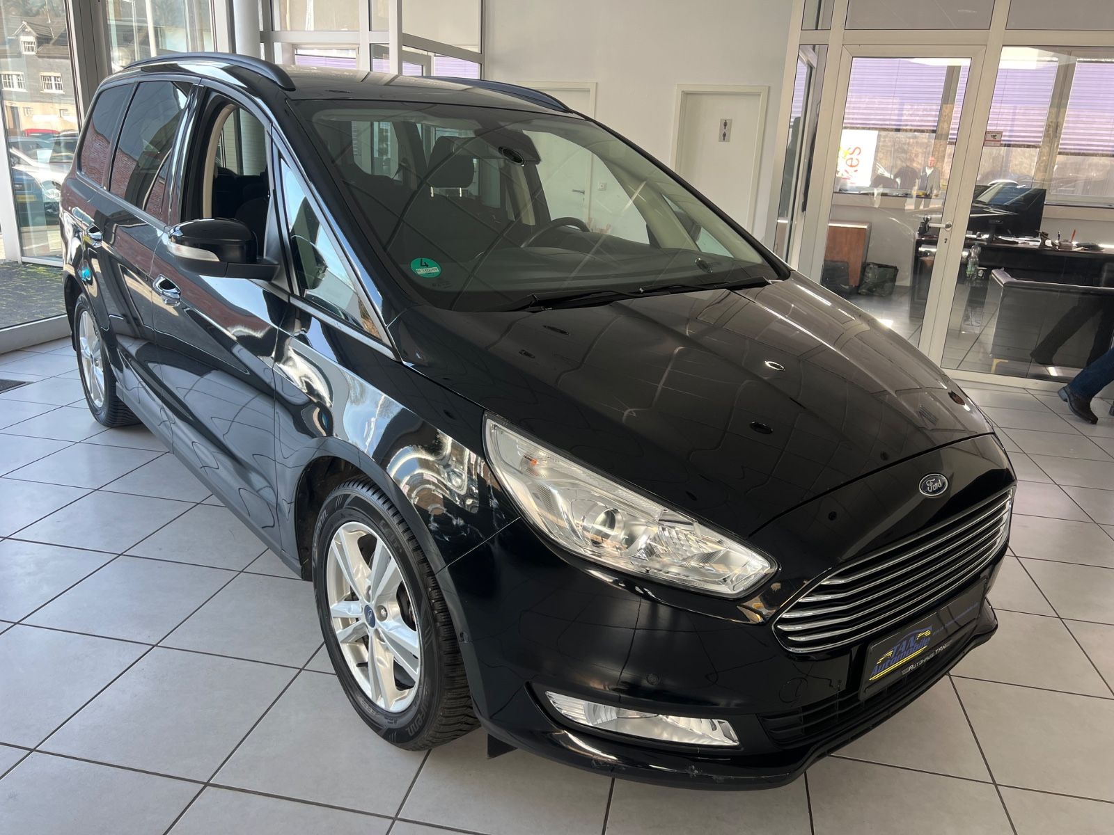 Fahrzeugabbildung Ford Galaxy Business 2.0 TDCI * 7.Sitzer * NAVI *