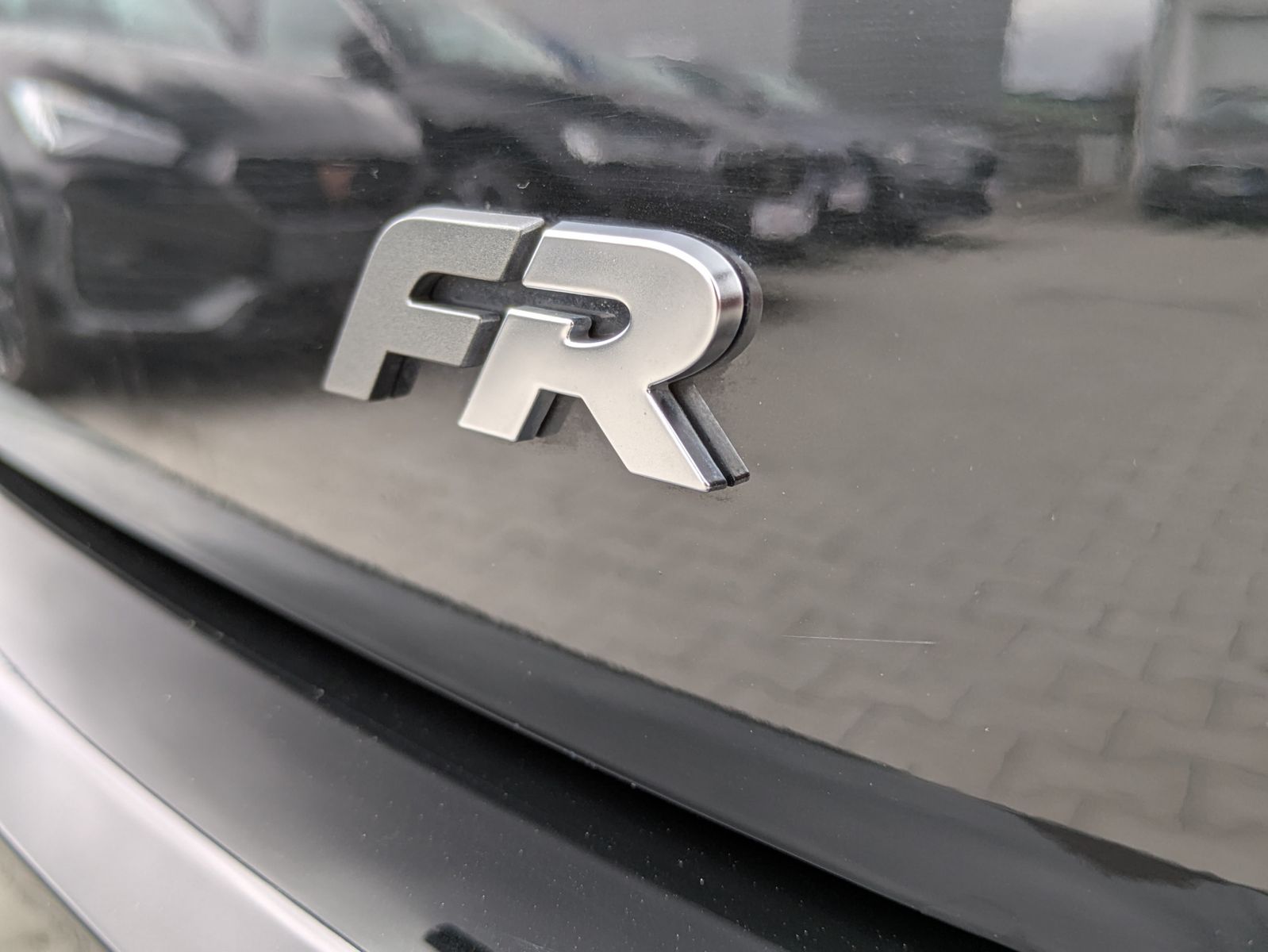 Fahrzeugabbildung SEAT Arona 1.5 TSI FR DSG AHK*ACC*LED*APP*DAB*KAMERA