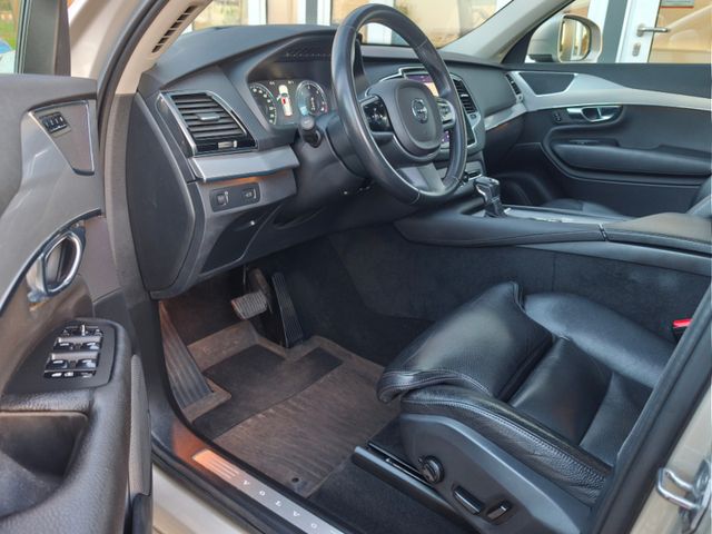 Volvo XC90 Momentum AWD*Vollausstattung*AHK*7-Sitzer*