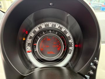 Fahrzeugabbildung Fiat 500 MildHybrid DAB Klima UConnect CarPlay uvm