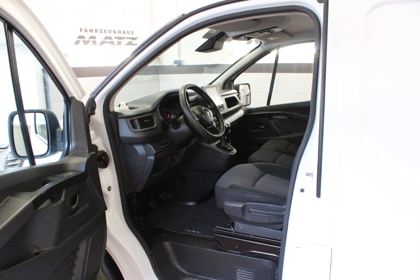Fahrzeugabbildung Renault Trafic Kasten L1H1 3,0t Komfort *AHK*