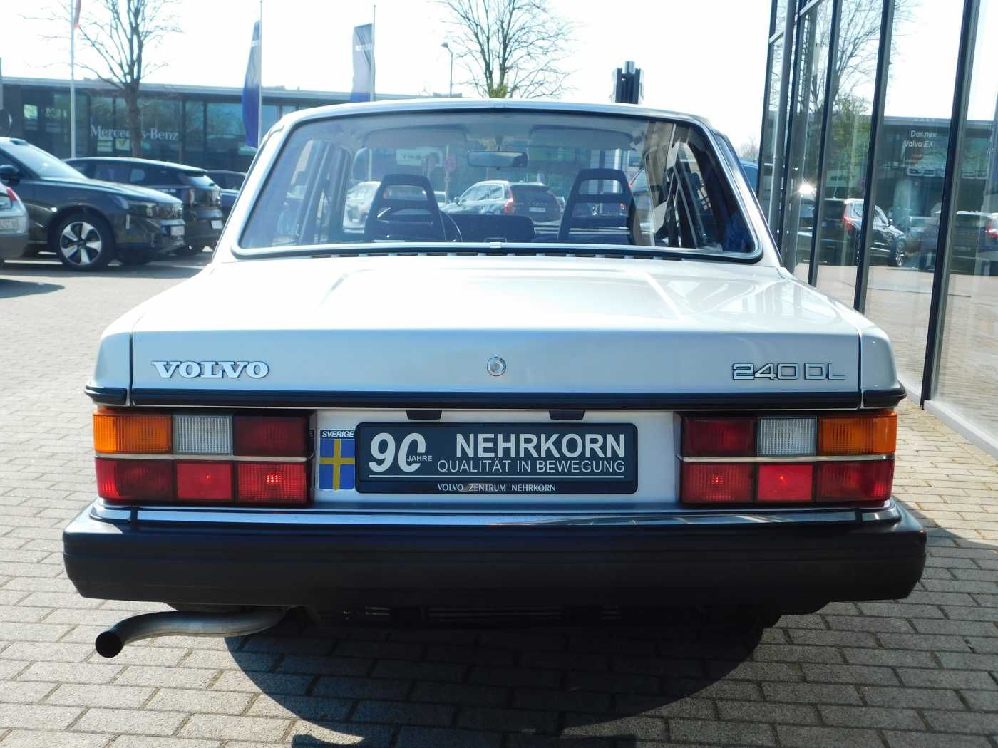 Fahrzeugabbildung Volvo 240 DL 240 DL 'H-Kennzeichen, TÜV neu'