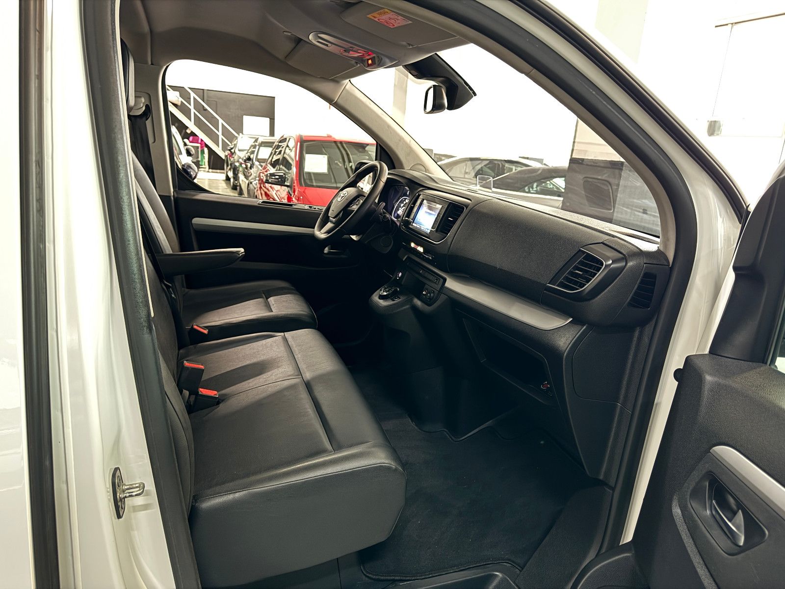 Fahrzeugabbildung Toyota Proace Verso L2 Shuttle Comfort Automatik Voll