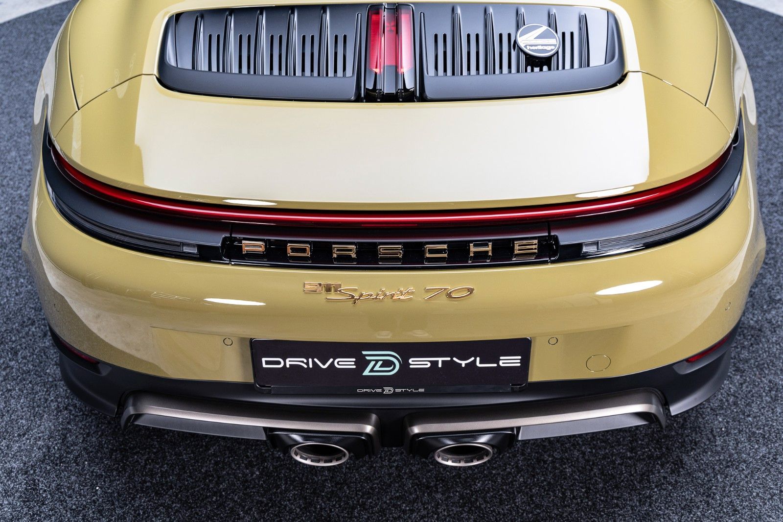 Fahrzeugabbildung Porsche 992.2 GTS Cabrio Spirit 70 + PCCB + Burmester