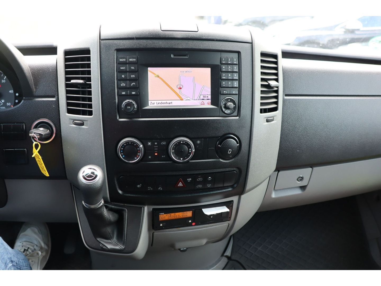 Fahrzeugabbildung Mercedes-Benz Sprinter 516 CDI 7G Navi Klima Tempomat SHZ Sthz
