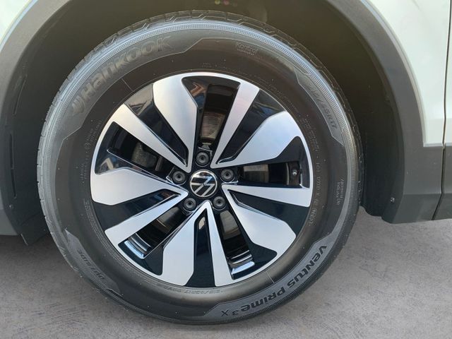 Tiguan 1.5 TSI MOVE IQ.LIGHT+NAV+KAMERA+STANDHZG