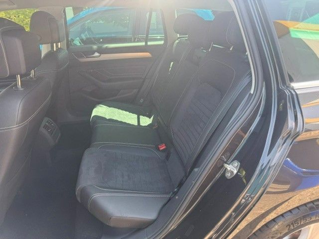 Fahrzeugabbildung Volkswagen Passat Variant Elegance LED AHK LEDER