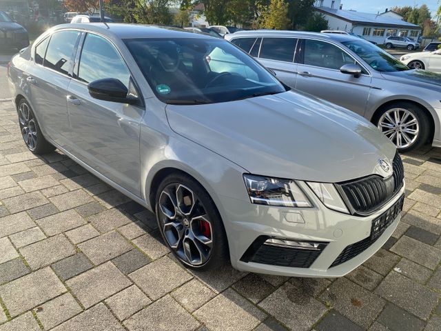 Skoda Octavia 2.0 TDI SCR DSG RS Navi LED PDC ACC