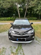 Toyota RAV 4 2,2-l-D-4D 4x4 Executive Automatik Exe... - Toyota RAV 4 mit Diesel-Antrieb: 2.2