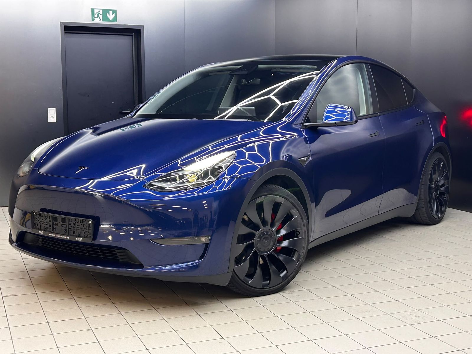 Fahrzeugabbildung Tesla Model Y Long Range Perform AWD PANO+LED+ACC+360+