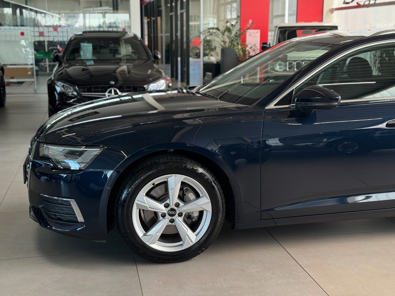 Fahrzeugabbildung Audi A6 Avant 45 TFSI design Business+Assistenz-Paket