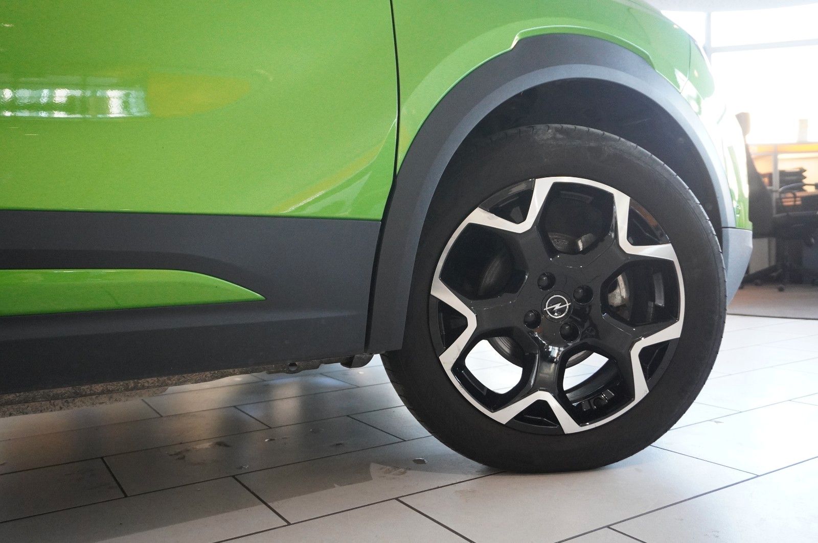 Fahrzeugabbildung Opel Mokka 1.2T ULTIMATE NAVI/LED/KAMERA/SPORT/DAB+