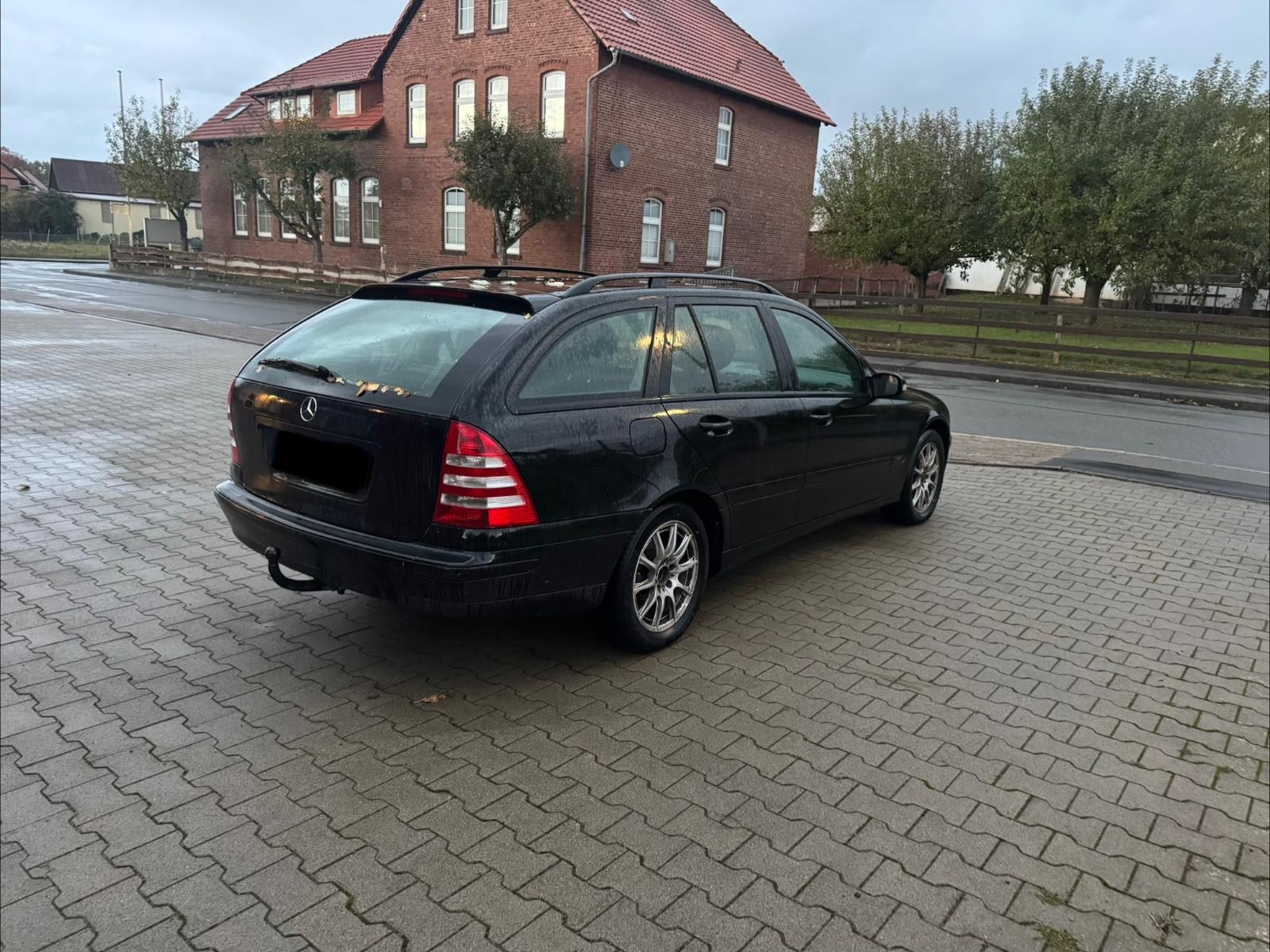 Mercedes-Benz C200 2005 — вигляд ззаду