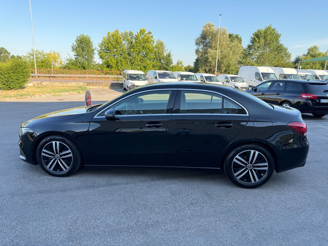 Mercedes-Benz Mercedes A 180 d Automatic Sport 2.0 116 CV imagem 2