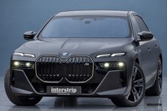 BMW M760 – 1 / 29