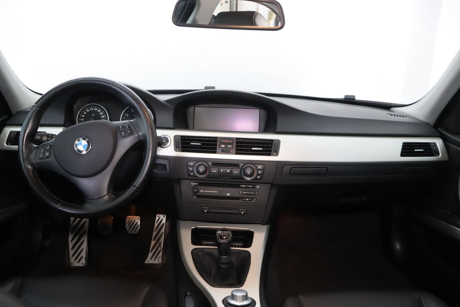 Fahrzeugabbildung BMW 325 i * Xenon * SD * Leder