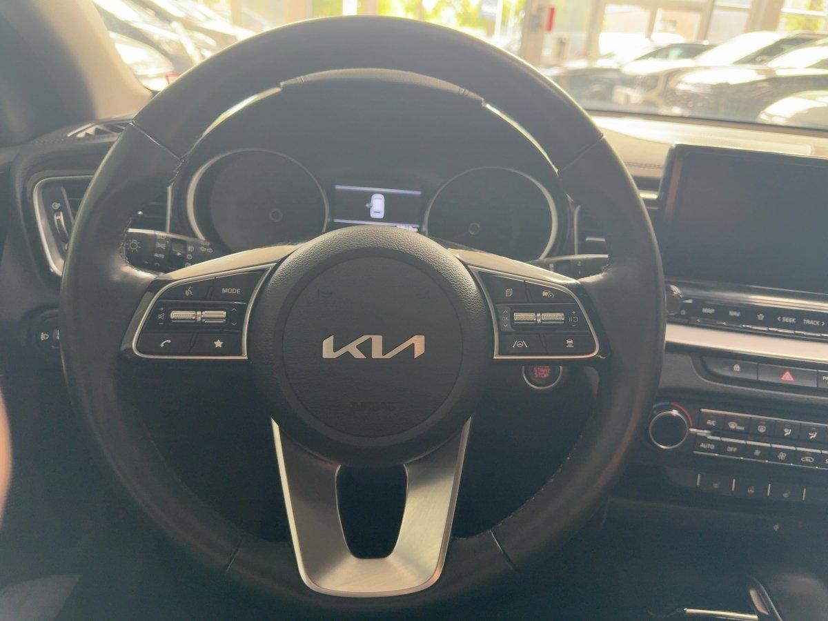 Kia cee'd Sportswagon Spirit Glasdach+LED+Kamera ACC
