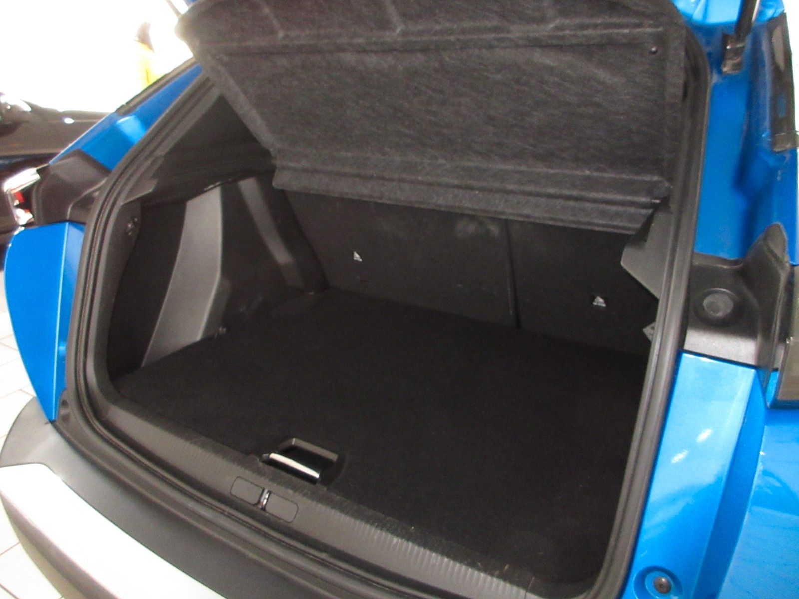 Fahrzeugabbildung Peugeot 2008 Active LED/NAVI/PDC/ALU/TEMPO