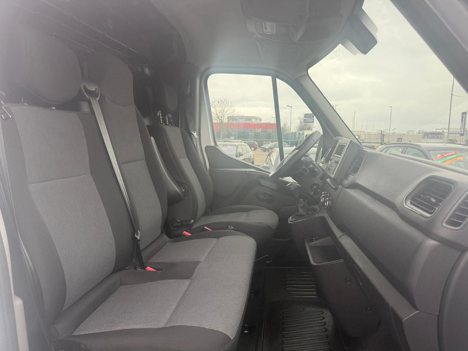 Fahrzeugabbildung Renault Master III Kasten L2H2 HKa 3,5t