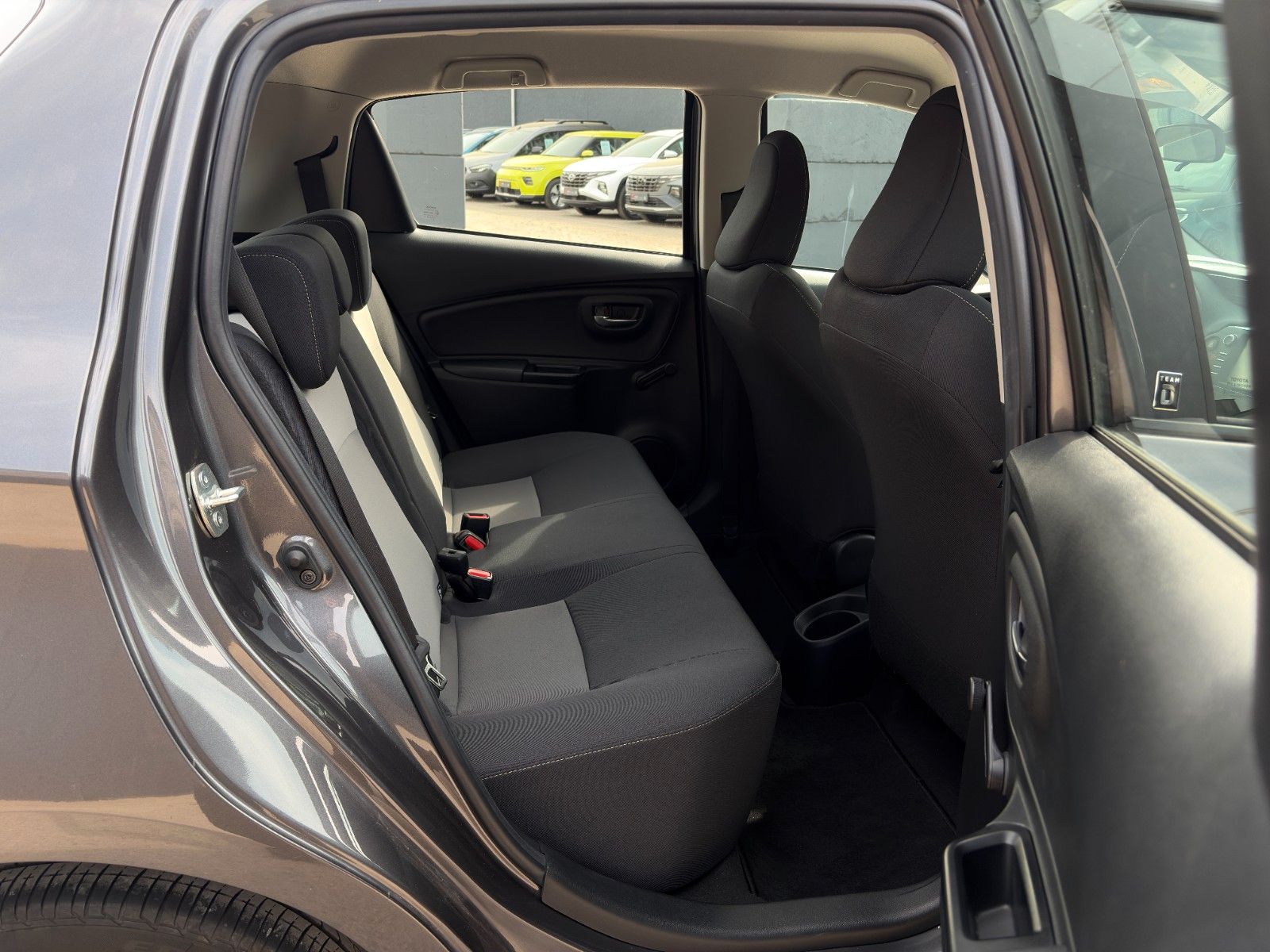 Fahrzeugabbildung Toyota Yaris 1.5 Ltr. Kamera Klima BLT SHZ LKA AM