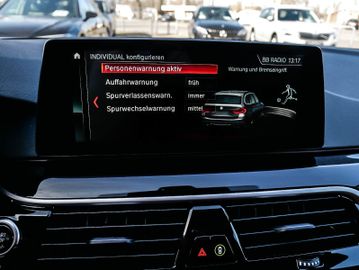 Fahrzeugabbildung BMW 520d xDrive Tour LEDER DRIVING-ASSIST INNOVATION