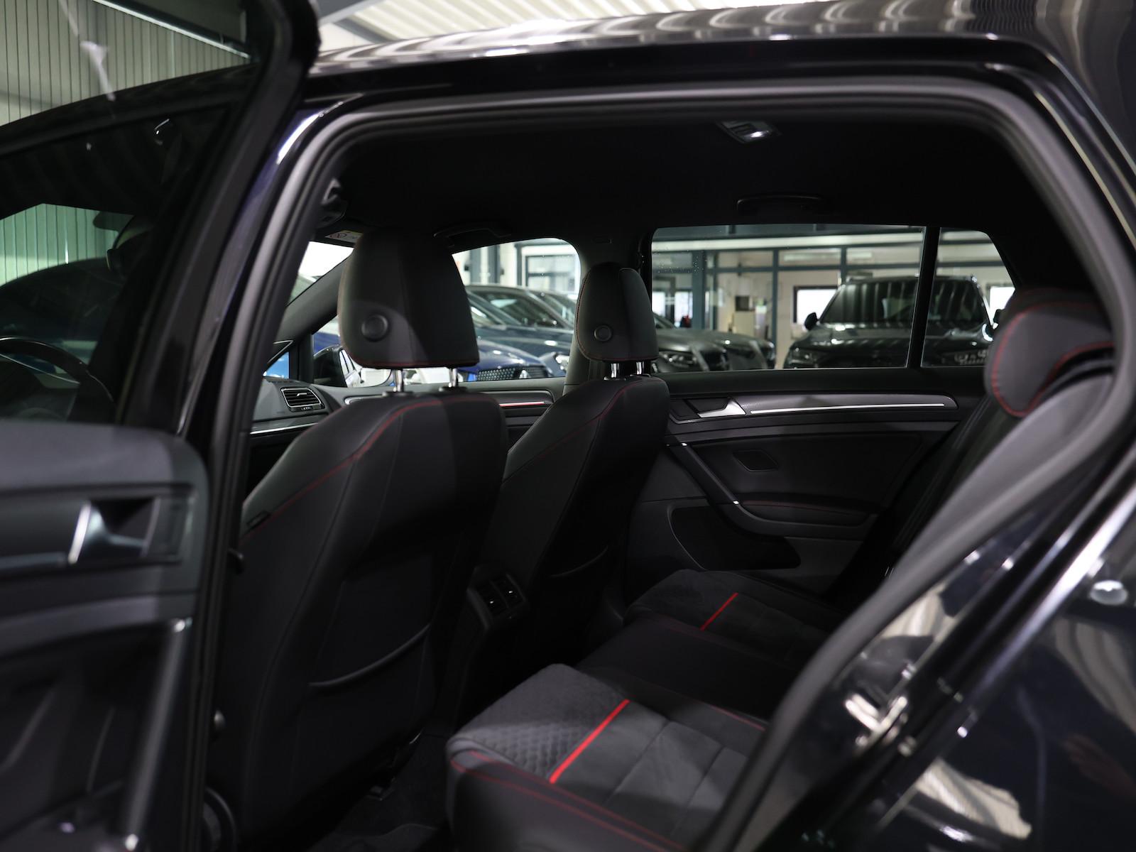 Volkswagen Golf GTI VII 2.0 TSI DSG PERFORMANCE / LED,LEDER