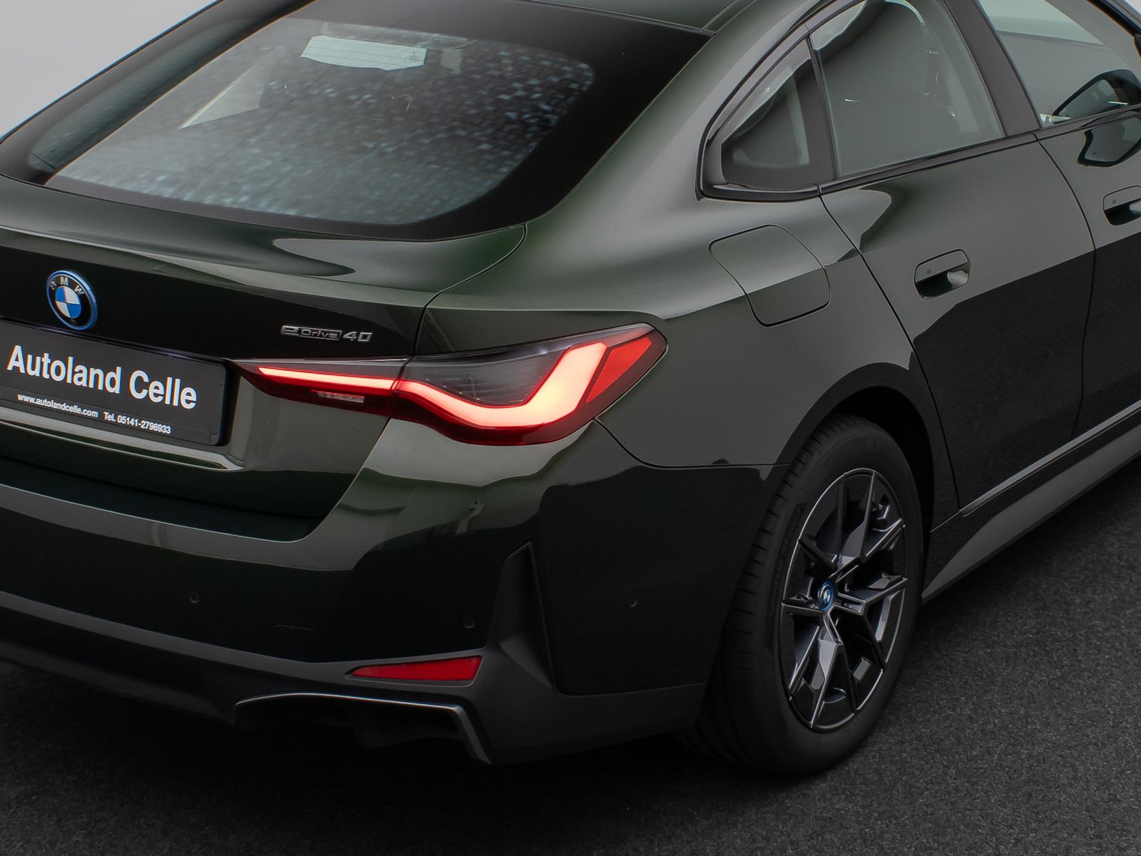 Fahrzeugabbildung BMW i4 eD40 Gran Coupè Kamera DAB HUD Alarm Komfort