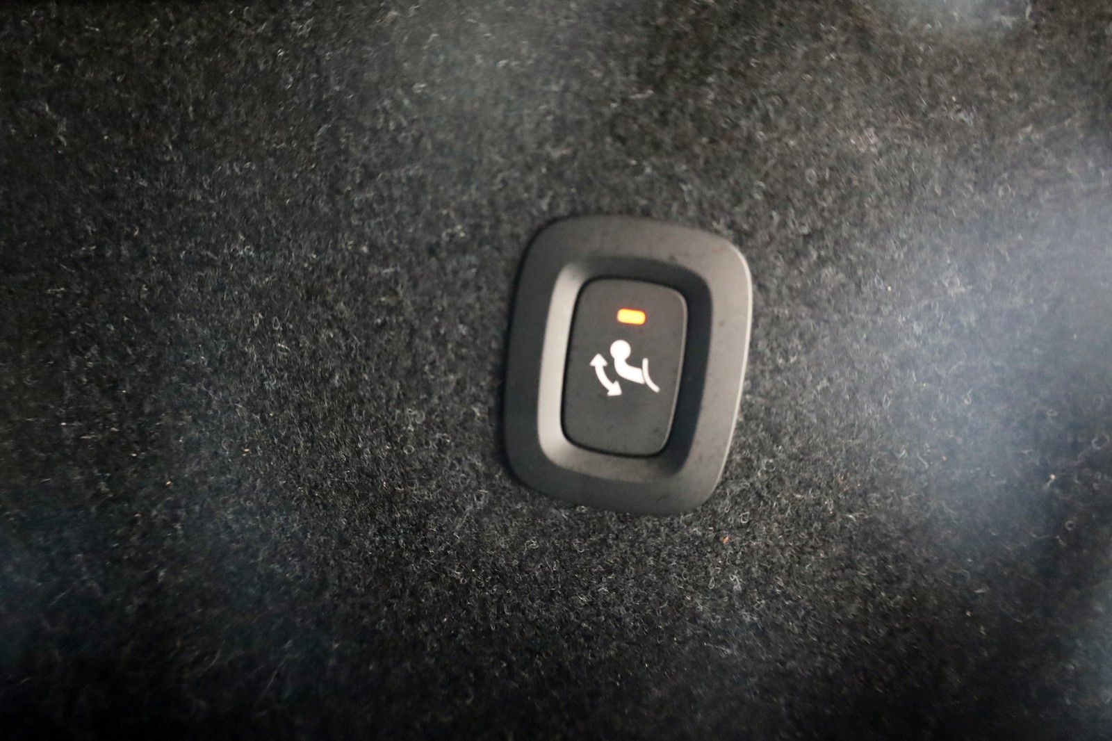 Fahrzeugabbildung Volvo XC40 Momentum Pro Leder,Navi,LED,Kamera,SH,AHK