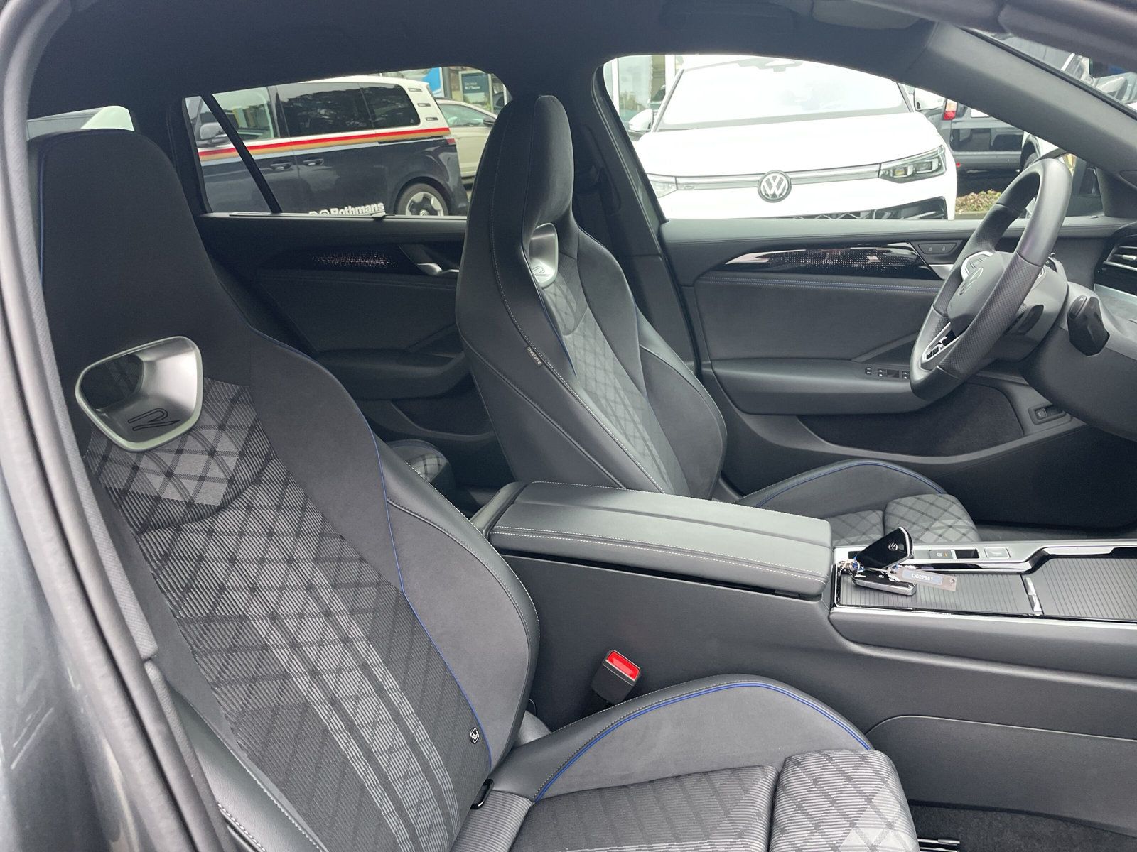 Passat Var. R-Line TDi DSG Navi AZV Matrix