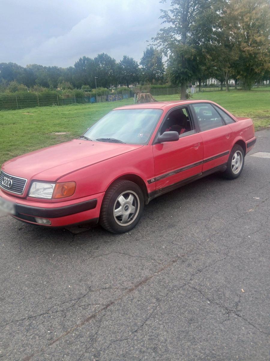 Audi 100