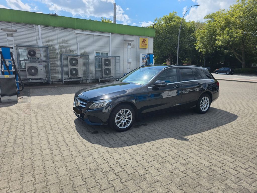 Image of Mercedes-Benz C 220