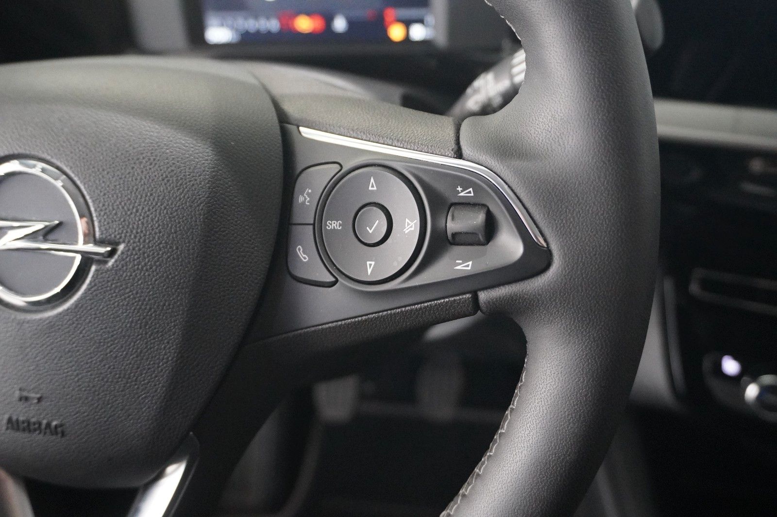 Fahrzeugabbildung Opel Mokka ELEGANCE 1.2T NAVI/LED/KAMERA/SPORT/SH/DAB