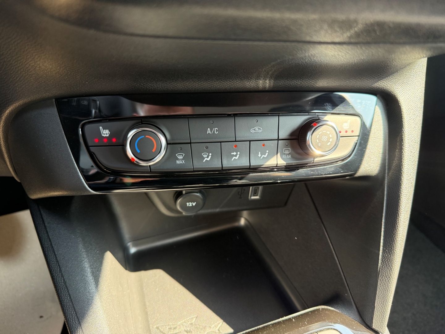 Fahrzeugabbildung Opel Corsa F Edition mit SHZ+LHZ+Kamera