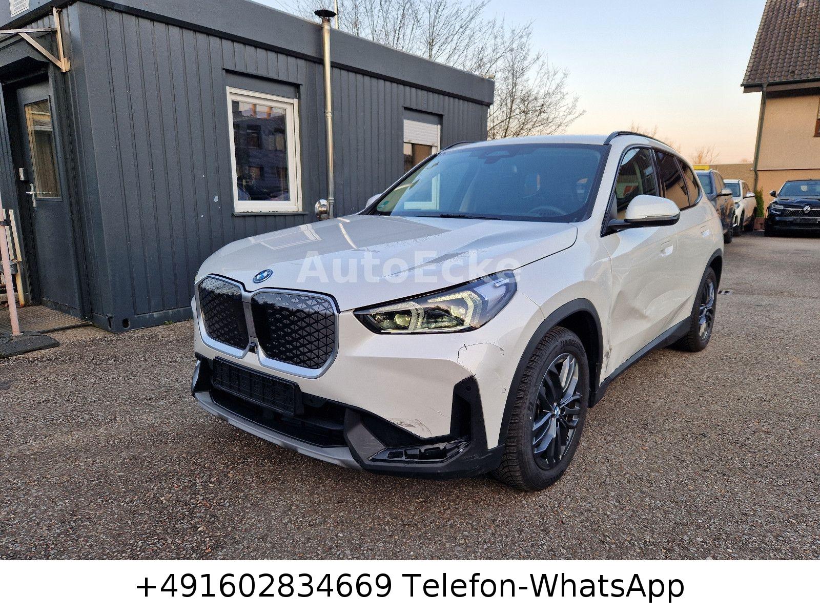 BMW iX1 30 xDrive PANO LEDER HUD HARMAN 360° ACC KEY