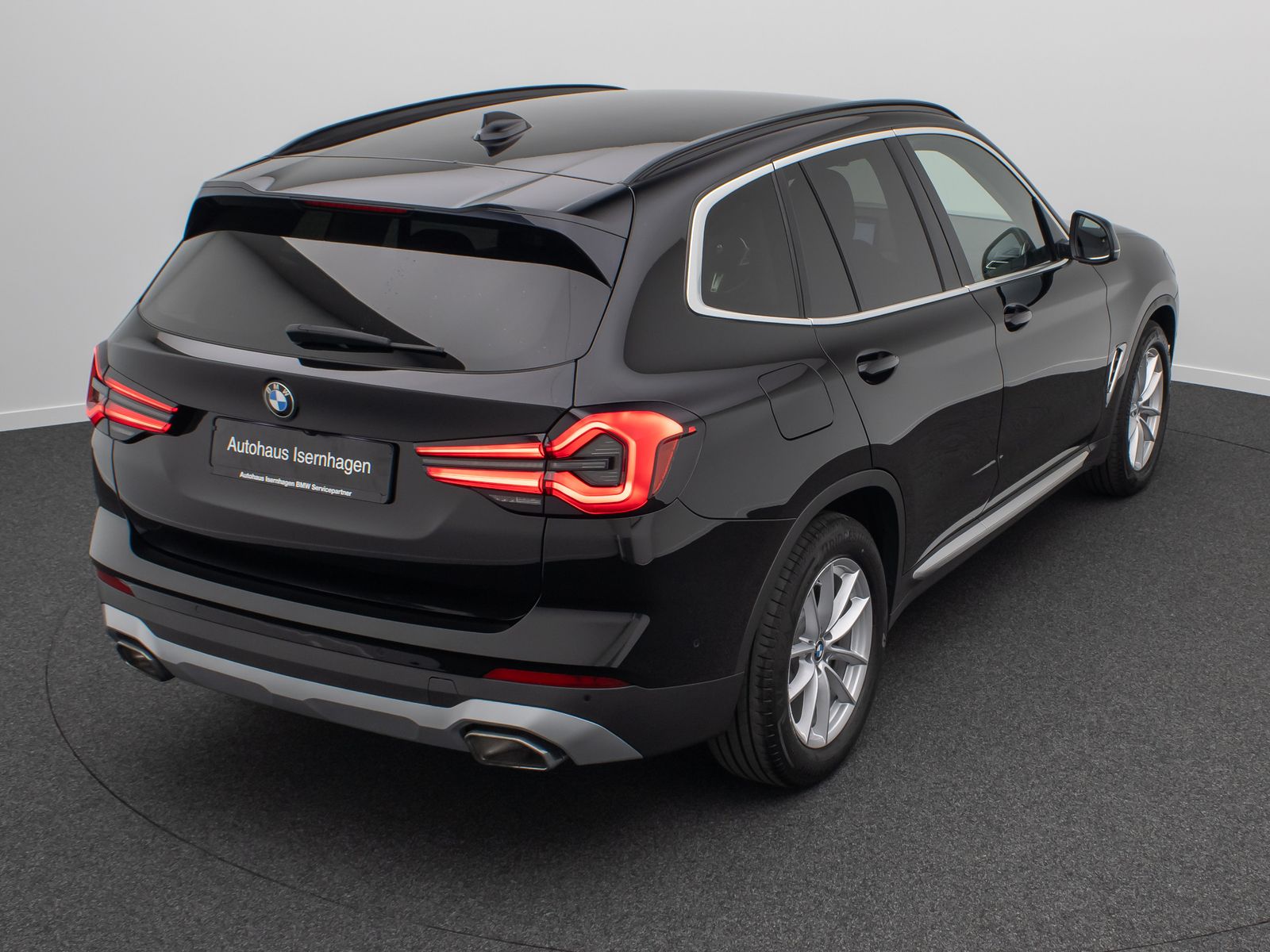Fahrzeugabbildung BMW X3 xD30d Kamera DAB HiFi Lenkrhzg Alarm Sport