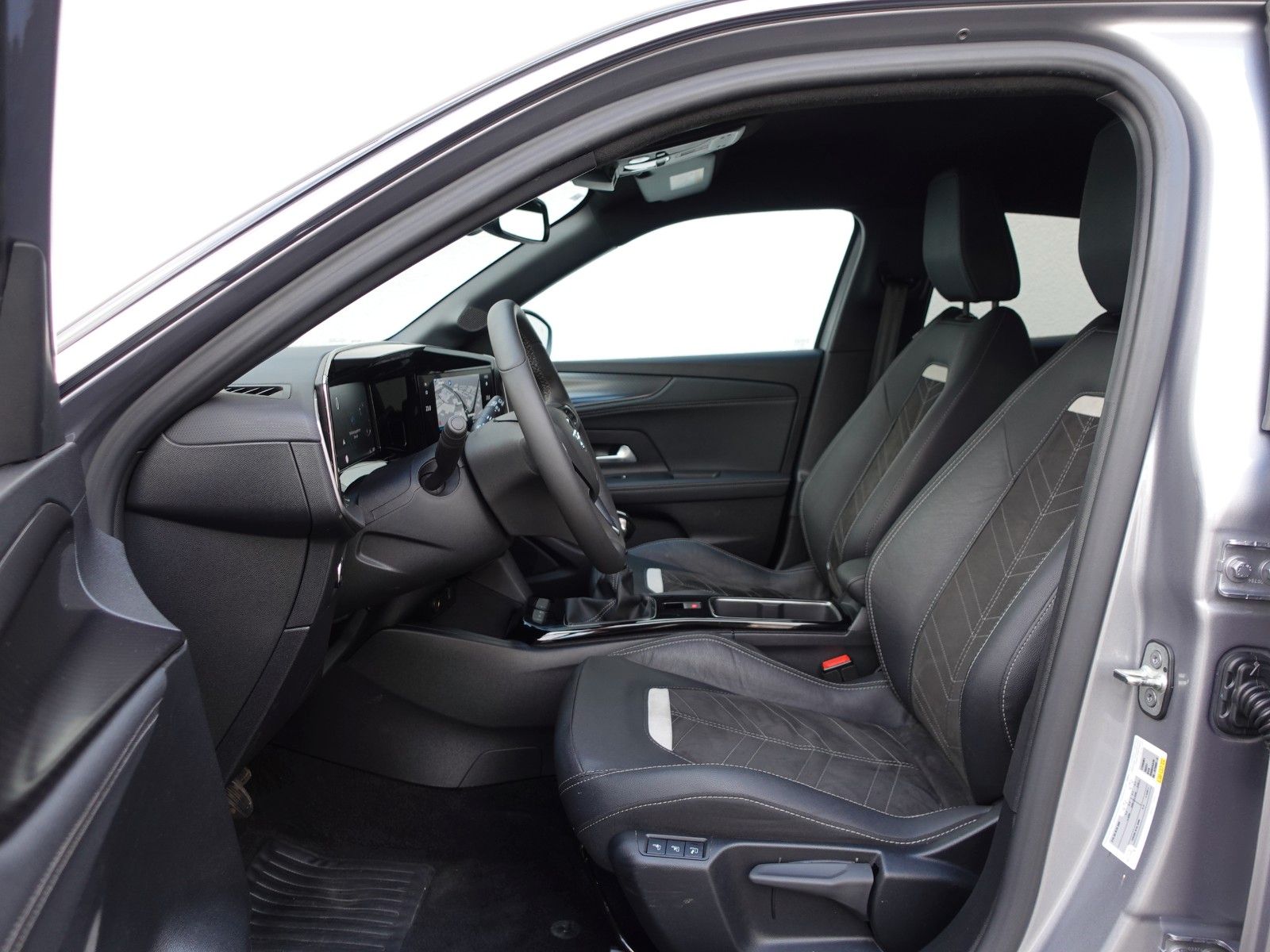 Fahrzeugabbildung Opel Mokka Ultimate 1.2T,10"Navi,Kamera,Sitzhzg,Allw.