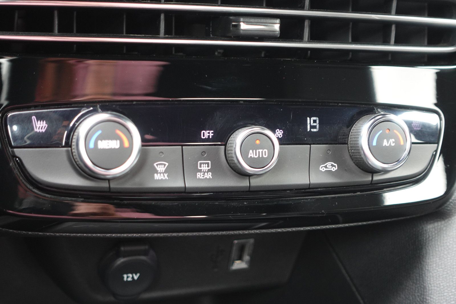 Fahrzeugabbildung Opel Mokka 1.2Turbo Ultimate Navi, Sitzh.,Kamera,PDC
