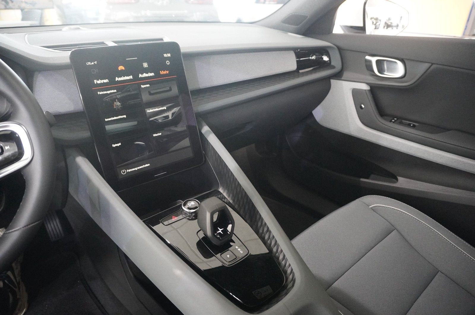 Fahrzeugabbildung Polestar 2 Long Range DUAL-MOTOR NAVI/LED/360°/VIRT/PILOT