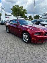 Ford Mustang Convertible V6 3,7 L - Ford Mustang aus 2013: V6