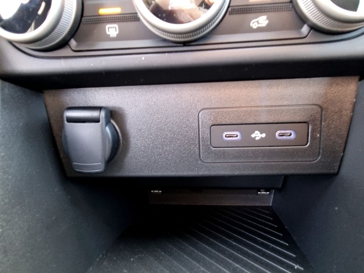 Fahrzeugabbildung Dacia Sandero Expression TCe 100