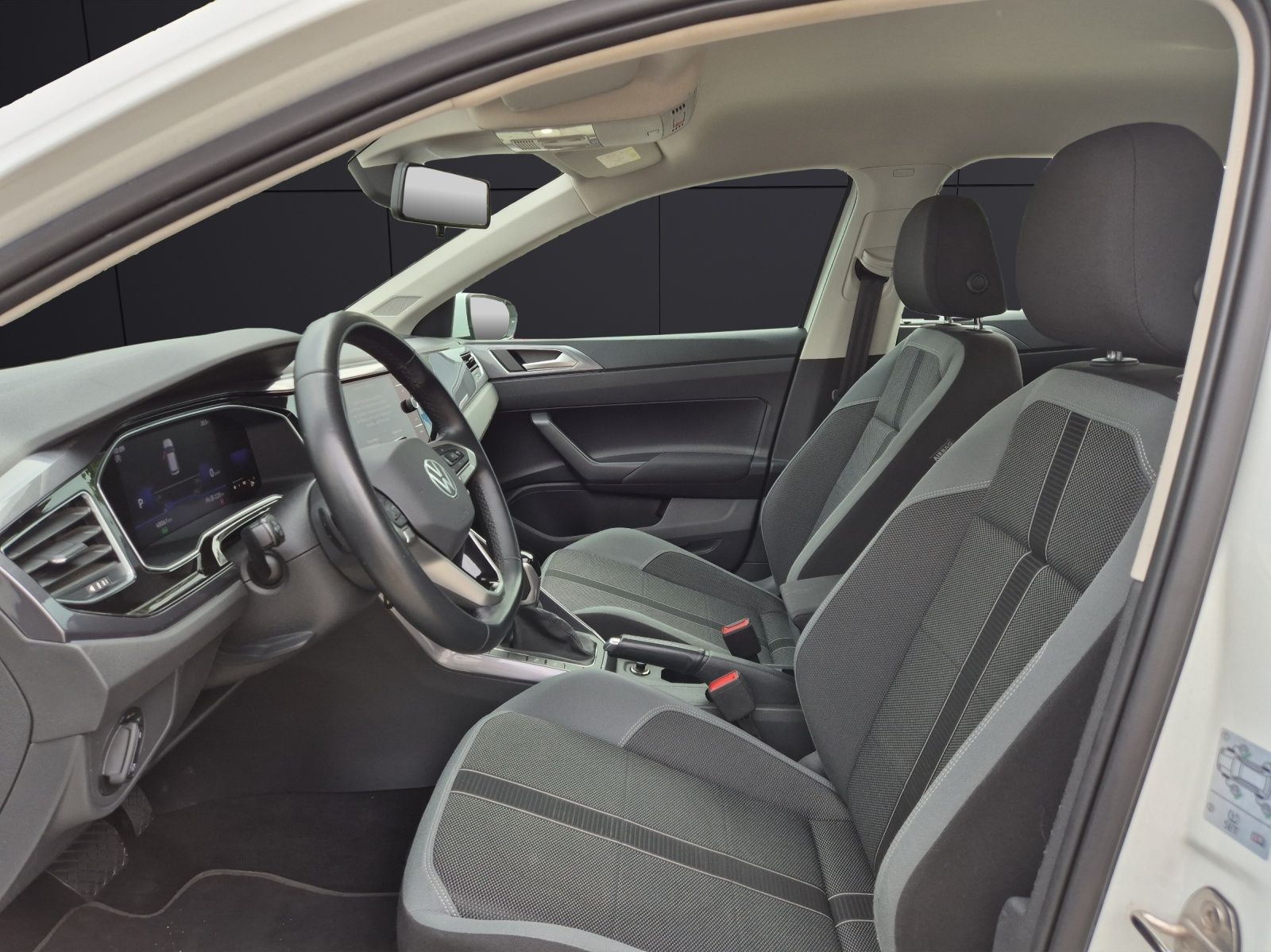Fahrzeugabbildung Volkswagen Polo TSI Style DSG Matrix AHK AID ACC Park-Assis