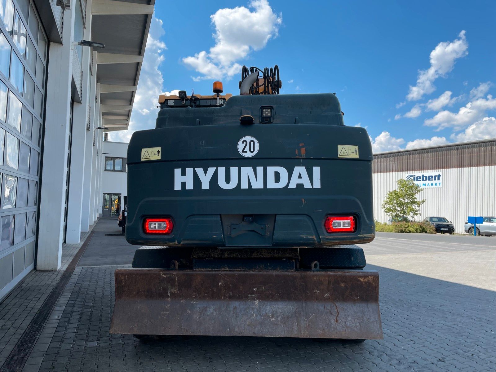 Fahrzeugabbildung Hyundai HW 180 / 3.054h / hydr. Grabenräumer / Klima