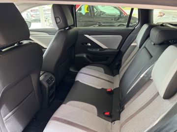Bild 14 Opel Astra L Sports Tourer Business Elegance AT-8