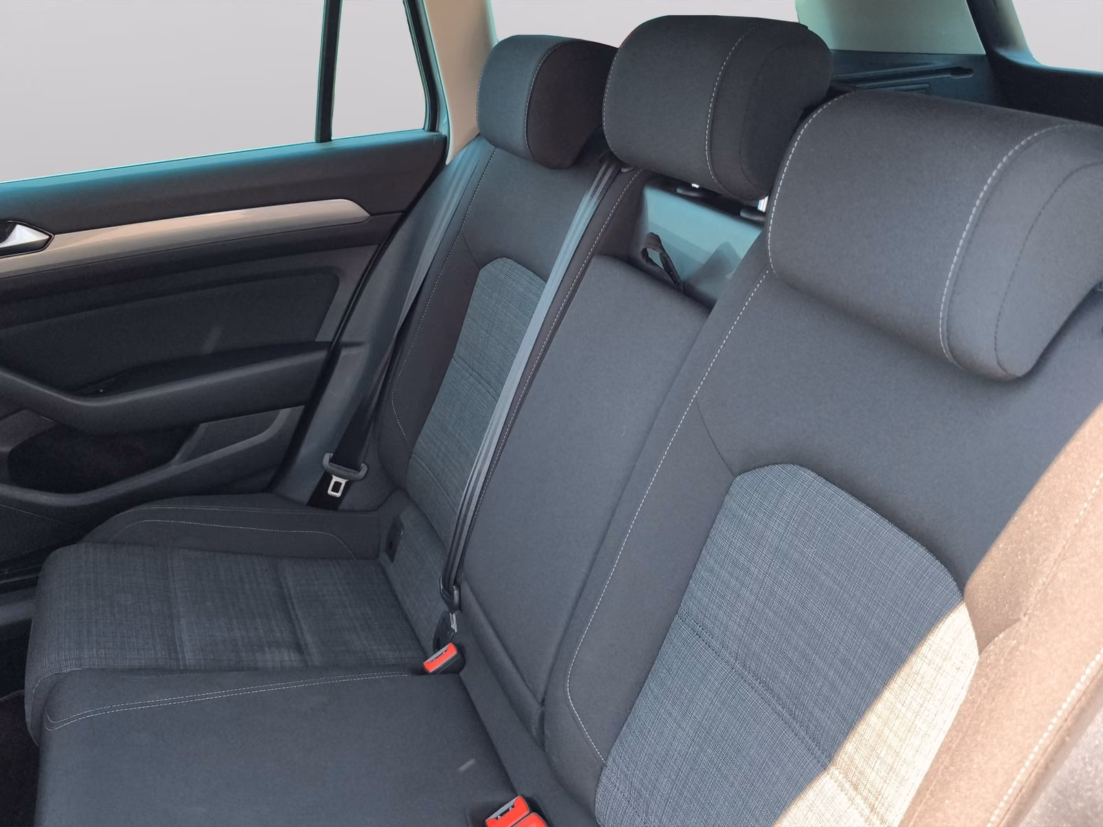 Volkswagen Passat 1.5 TSI DSG Business LED NAVI AHK, миниатюра 12