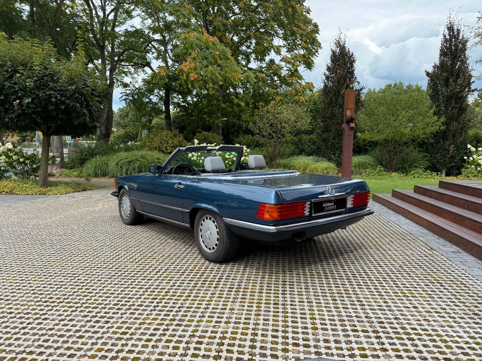 Fahrzeugabbildung Mercedes-Benz SL 560