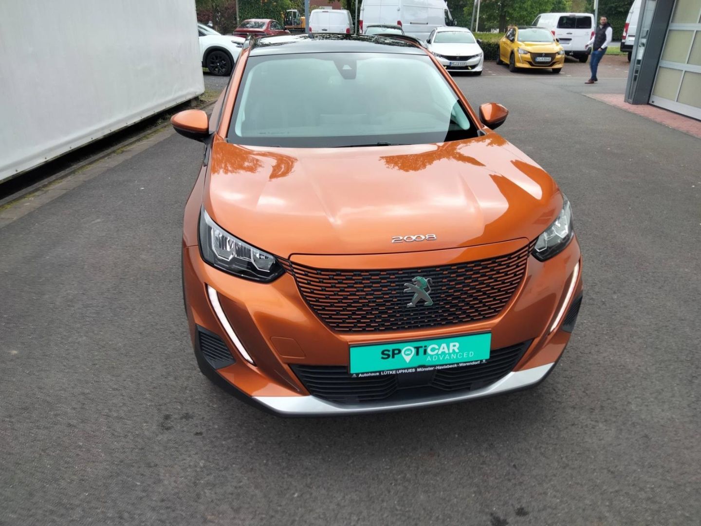 Fahrzeugabbildung Peugeot 2008 Allure Elektromotor 136 Panorama digitales