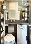 Phoenix MaXi-Alkoven 8300 LX -Festtank WC (16/19)